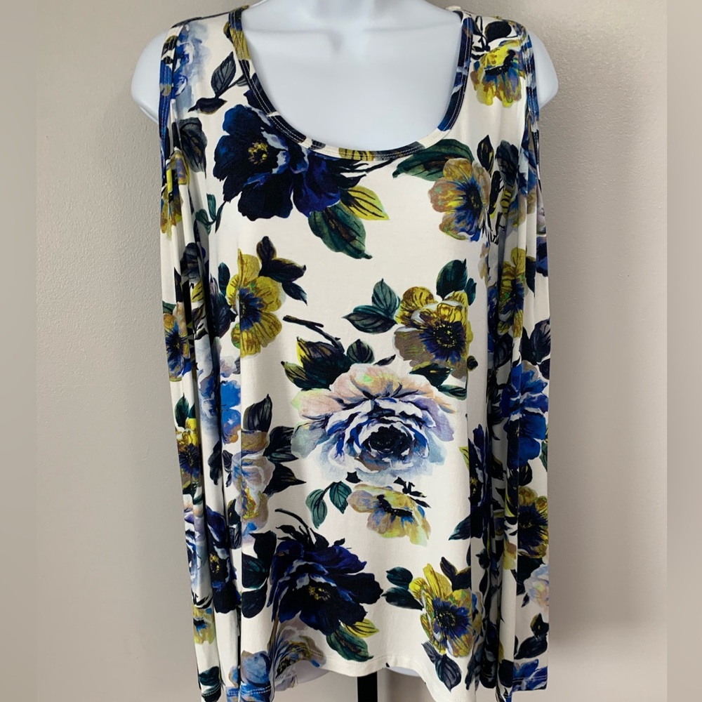 NWT Karen Kane Cold Shoulder Top